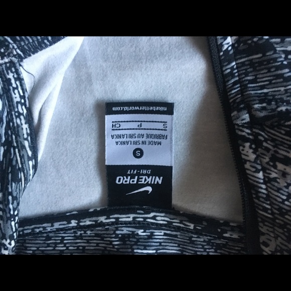 COPY - NIKE Jacket - Picture 2 of 3